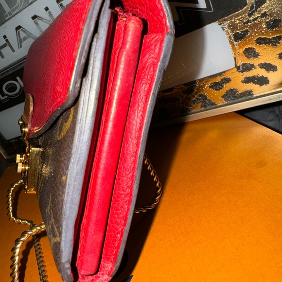 LOUIS VUITTON Monogram Pallas Wallet in Cerise Cherry. Monogram on toile canvas. - Picture 3 of 11